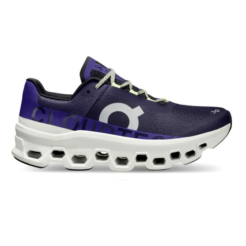 En los zapatos morados del monstruo de las nubes 1